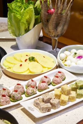 火锅餐厅装饰设计布局图,火锅餐厅装饰设计实景图