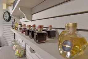 国外蛋糕店门面装修图片