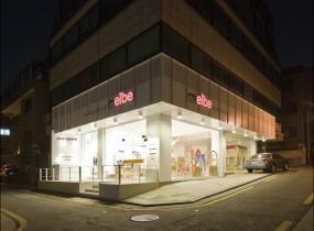奶茶店室内格栅灯装修设计图片