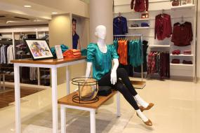 服装店装修风格前台设计效果图