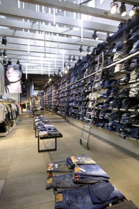 品牌童装服装店简装修效果图片