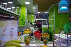 奶茶店装修风格店铺图片