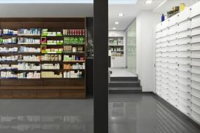 经典化妆品店货架装修图片