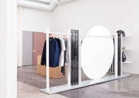 服装店内男装陈列效果图