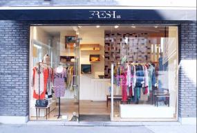 女服装店个性室内装修效果图图片