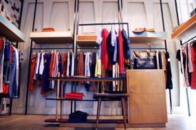 女服装店室内墙面漆装修效果图片