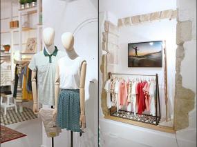 女服装店室内衣柜装修效果图片