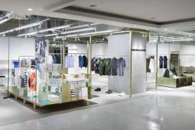 商场男服装店装修展柜效果图片欣赏