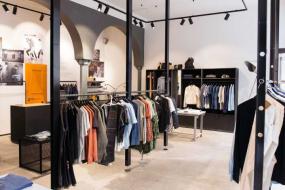 小型男士服装店室内装修图