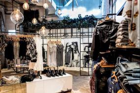 女装服装店装修效果图片