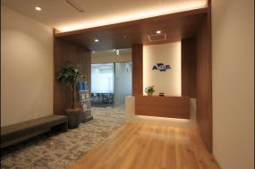 现代简约风格办公室会所室内装修效果图