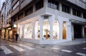 现代简约风格韩国室内美发店装修图