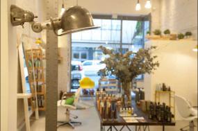 现代美发店室内装饰效果图片案例