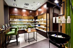 美发店门面复古室内装修效果图片