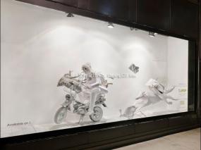 最新服装店橱窗装饰设计图