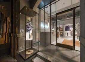 女装专卖店装修图片大全
