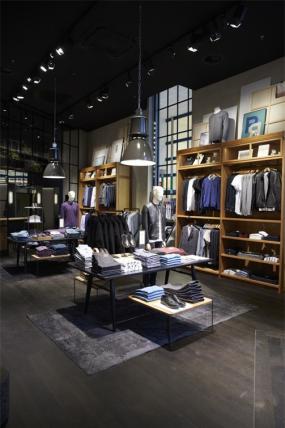 高端精品服装店装修图片