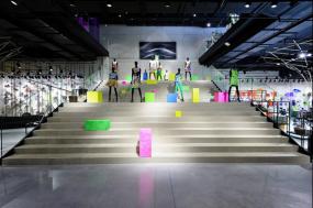 2019年高级服装店装修效果图
