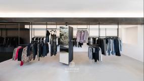 个性服装店装修高清图片