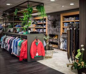 个性服装店装饰设计效果图片