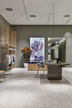 2019个性服装店装修效果图