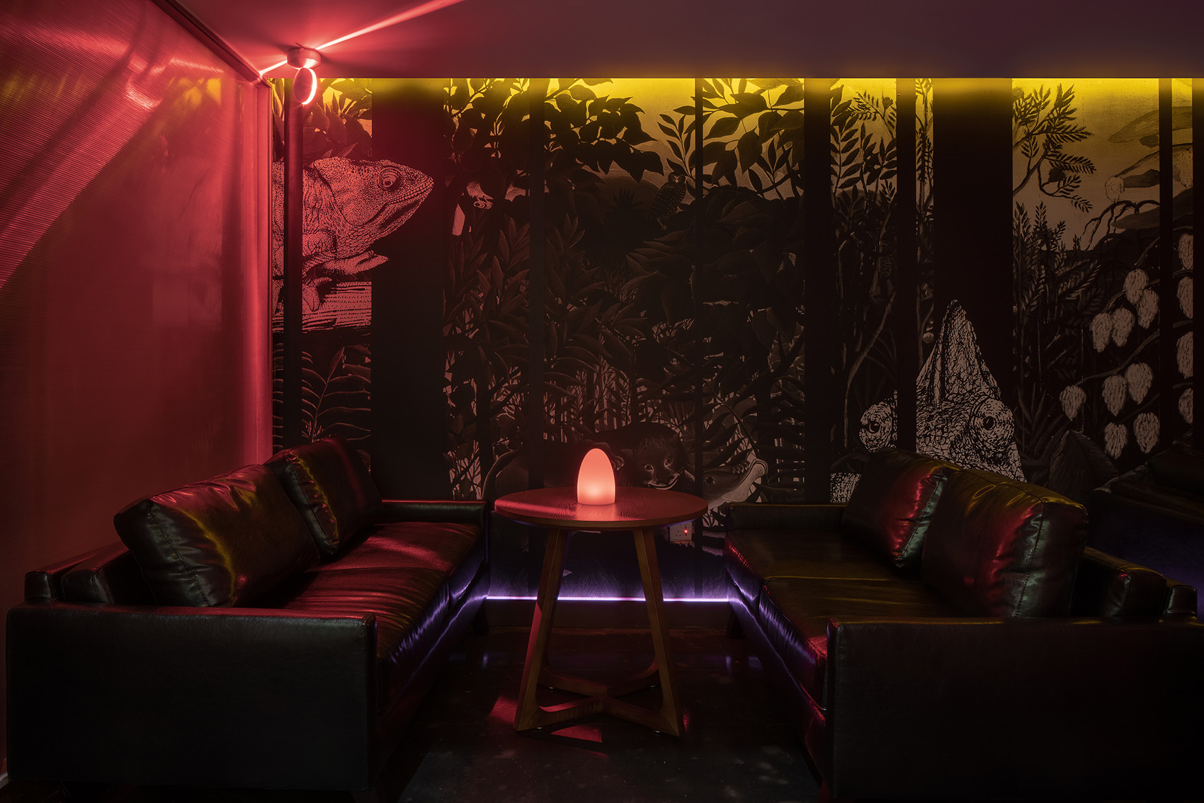 酒厅装饰图片,酒馆空间设计效果图