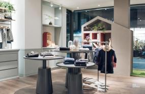 童装店室内装饰设计效果图欣赏