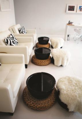 美甲店室内纯色壁纸装修效果图片