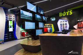 2018个性童装店最新室内装修图片