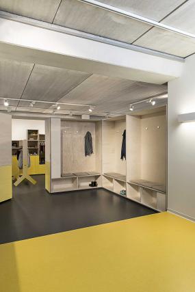 小型童装店装修图片大全