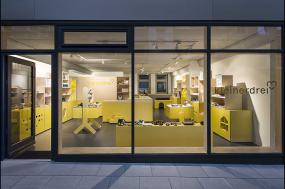 童装店装修服装货架效果图