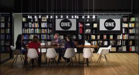 现代会议室集成吊顶装修效果图片