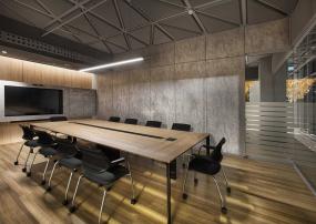 2018简约会议室铝扣板吊顶效果图片