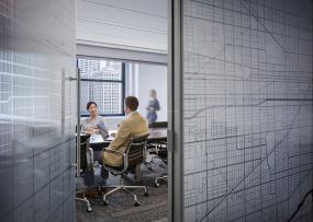 办公室玻璃隔断效果图