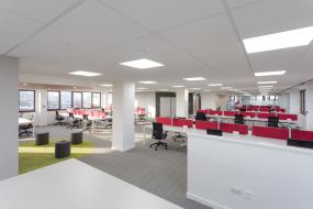 服装公司办公室装修室内装饰设计效果图