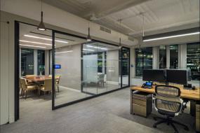 高端开放式办公室装修效果图