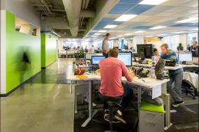 最新简单办公室室内装修与设计效果图片