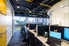 简单办公室最新室内装修图