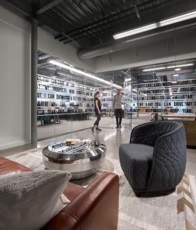 最新电子科技公司前台装修设计图片