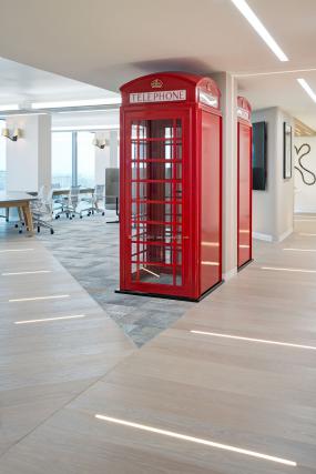 科技公司木地板设计装修效果图