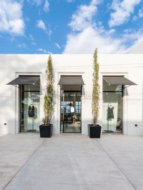 最新中型女装店装饰设计图