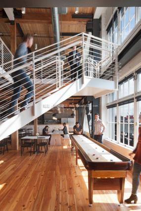 最新办公室复合木地板装饰实景图