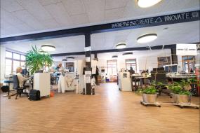 办公室复合木地板装修效果图片