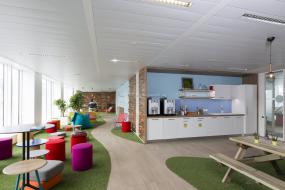 办公室强化复合木地板装饰效果图