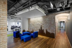 最新办公室强化复合木地板装修设计图片