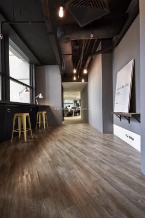 最新办公室榆木地板装饰设计图