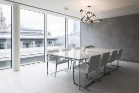 最新小会议桌装饰实景图