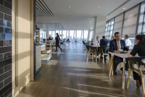 最新现代感办公室装饰效果图片