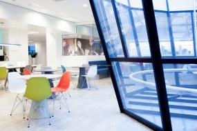 高档美国公司办公室装修效果图