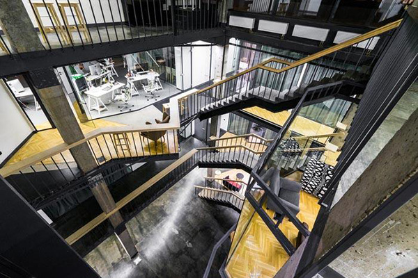 LOFT<a href=http://www.1-xian.com target=_blank class=infotextkey>办公室装修</a>效果图片